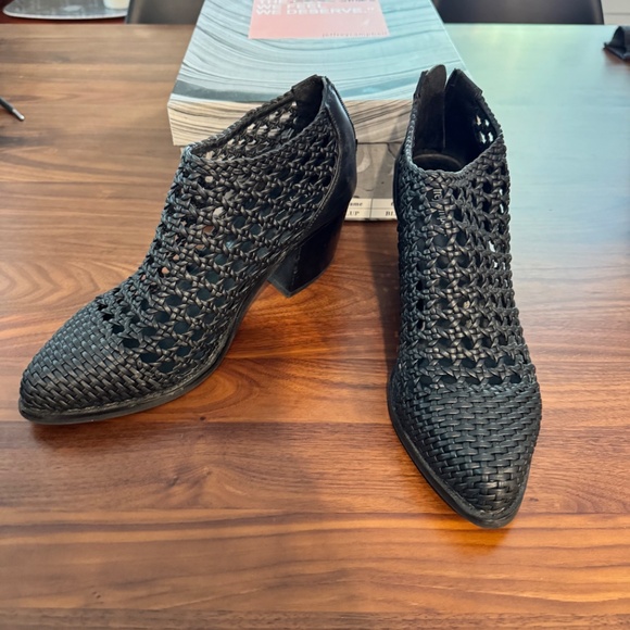 Jeffrey Campbell Gallup Woven Ankle Bootie - Size 8.5 - Picture 2 of 7